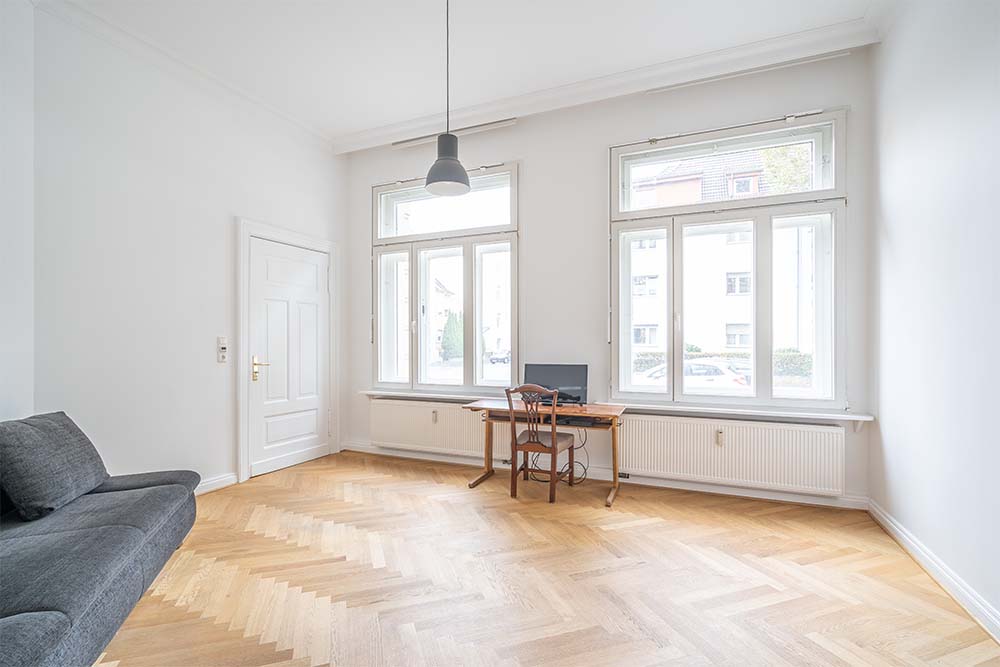 Helle Büroräumlichkeiten mit Fischgrätenparkett- Ihr Immobilienmakler KRAN IMMO in Paderborn