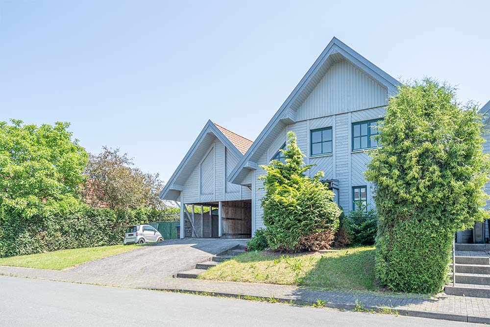 Doppelhaushälfte in Schwedenstil mit Garten in Bad Wünnenberg
